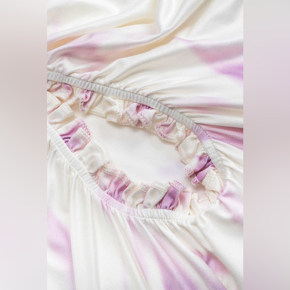 Elegant Cream and Pink Halter Dress - Picture 3 of 7